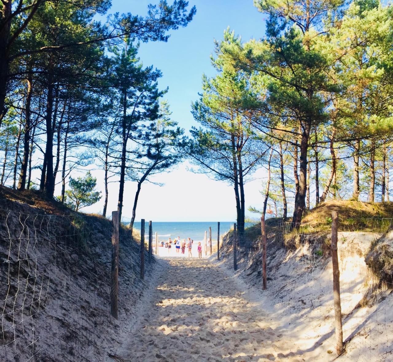 Villa Baltic Karwia Exteriör bild